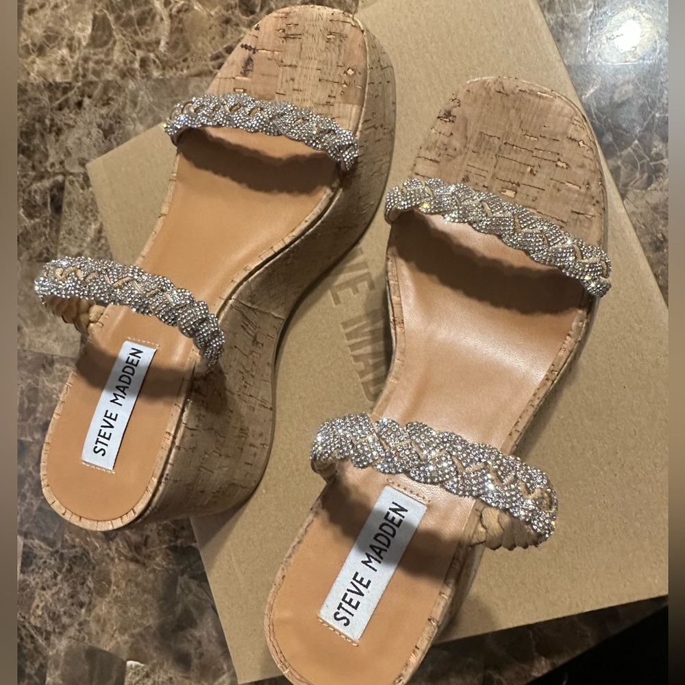 Steve Madden DANYA RHINESTONES new in the box, size 7
